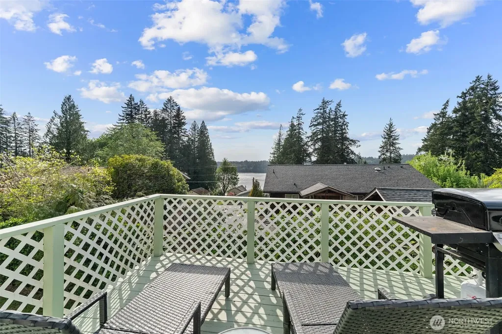 10023 Whitecap Drive NW Olympia WA 98502