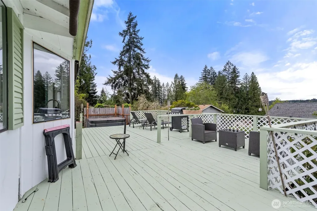 10023 Whitecap Drive NW Olympia WA 98502
