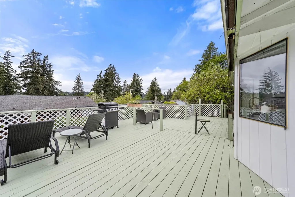 10023 Whitecap Drive NW Olympia WA 98502
