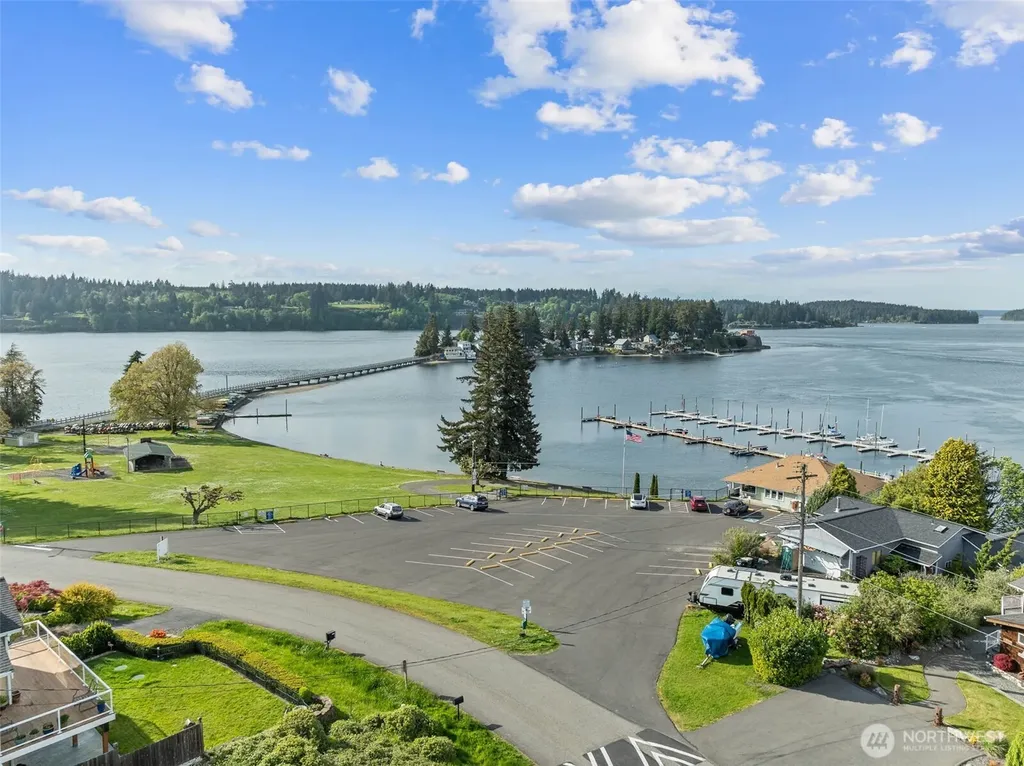 10023 Whitecap Drive NW Olympia WA 98502