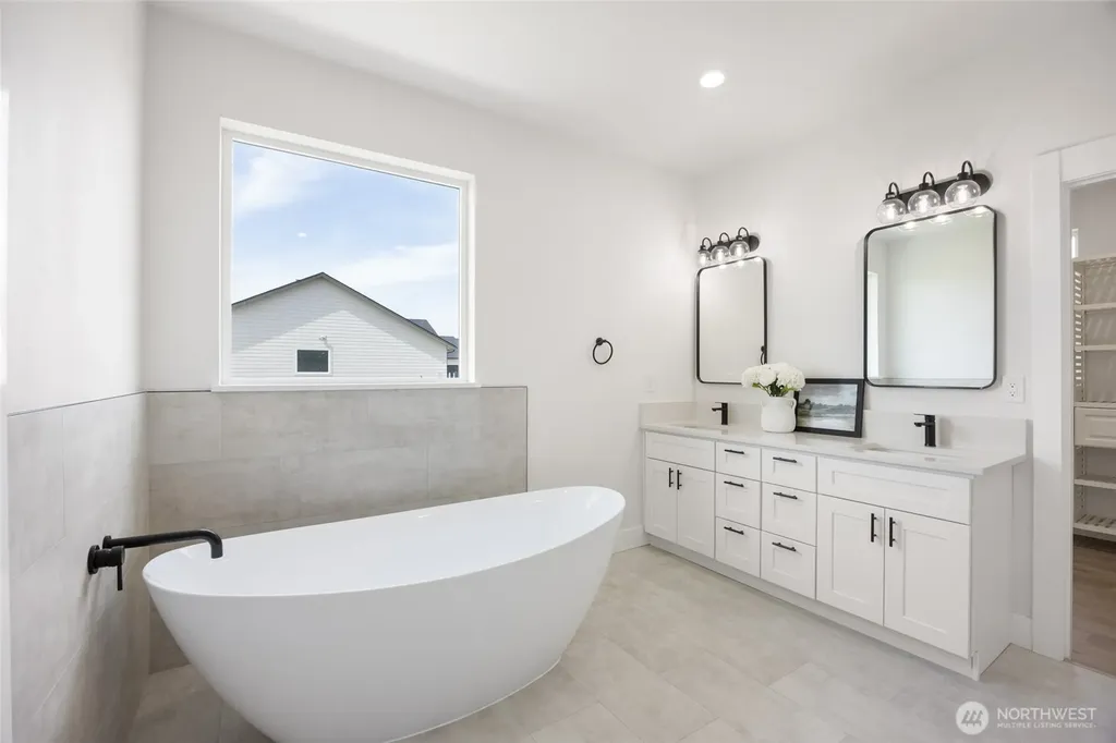 5093 Road 7.3 NE Moses Lake WA 98837