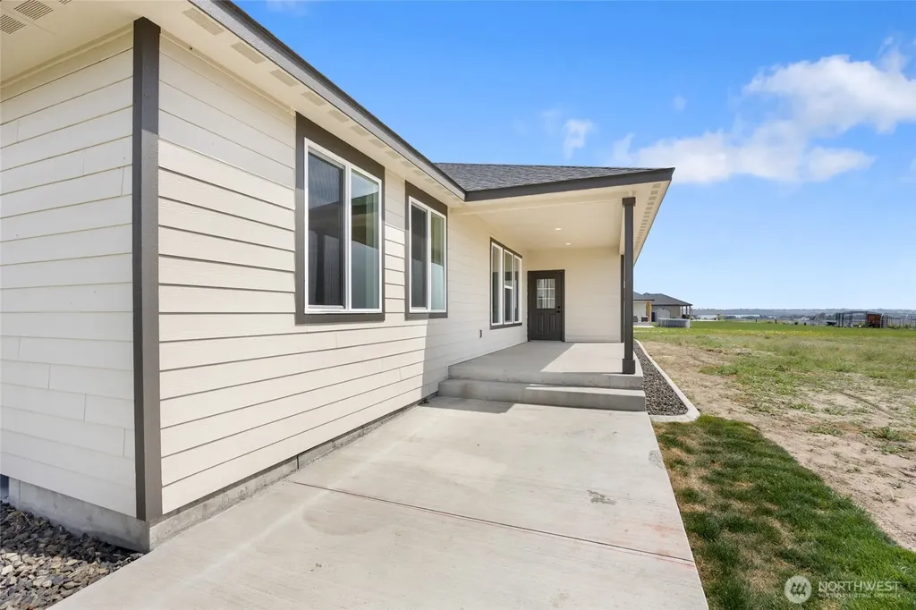5093 Road 7.3 NE Moses Lake WA 98837