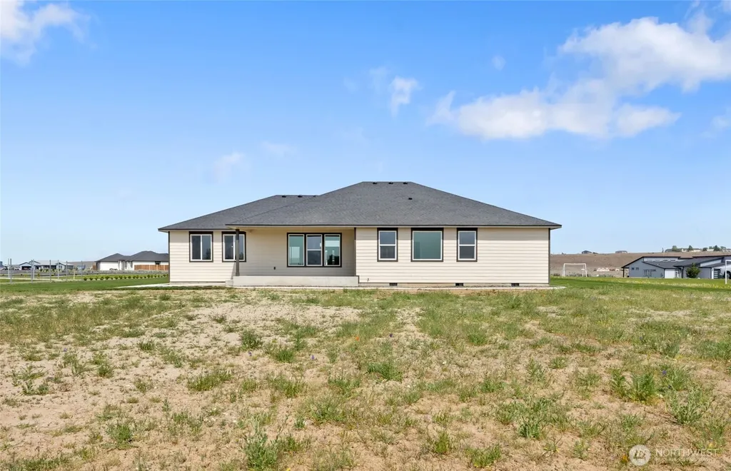 5093 Road 7.3 NE Moses Lake WA 98837