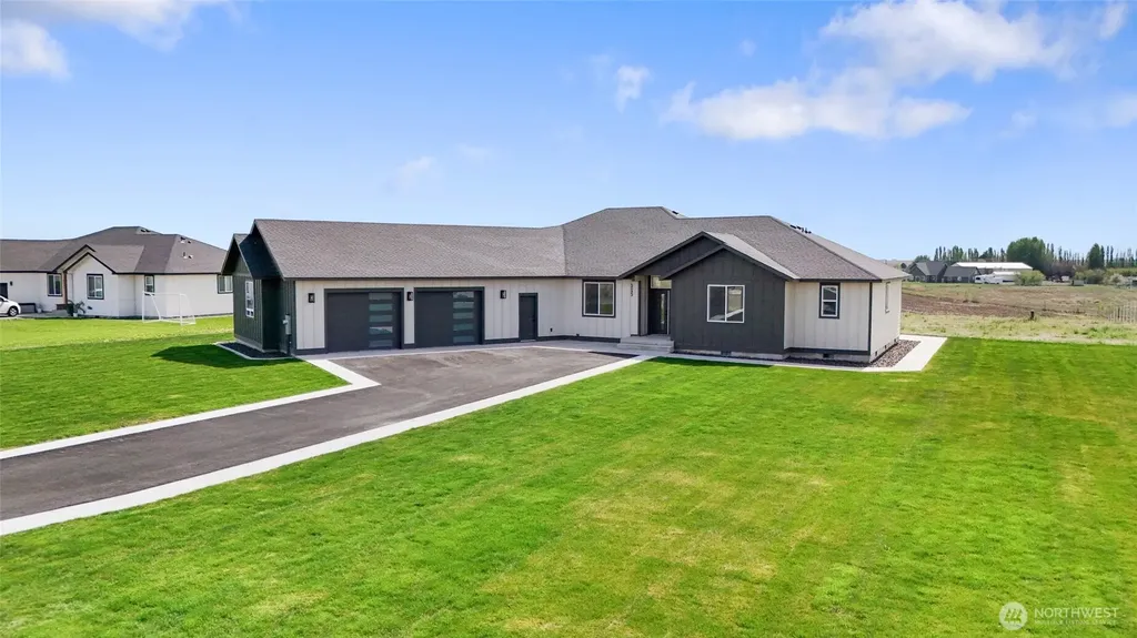 5093 Road 7.3 NE Moses Lake WA 98837