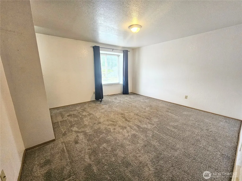 5517 E 99th St Court Puyallup WA 98373