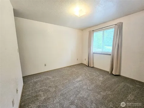 5517 E 99th St Court Puyallup WA 98373