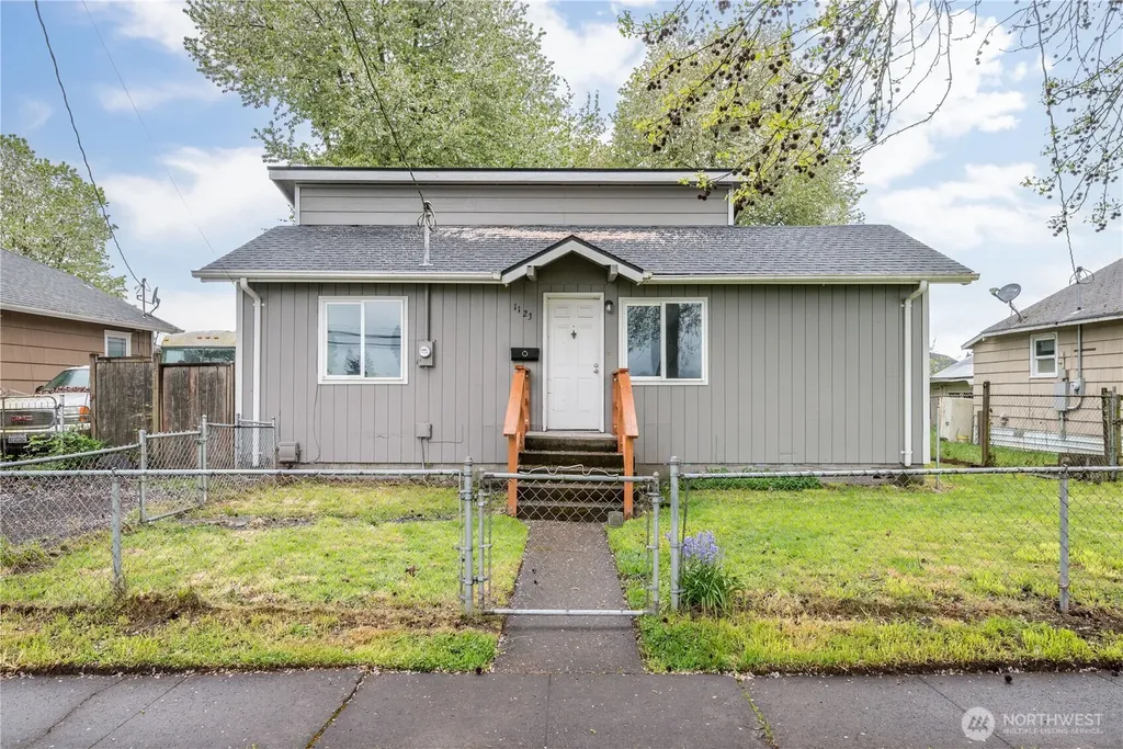 1123 7th Avenue Longview WA 98632