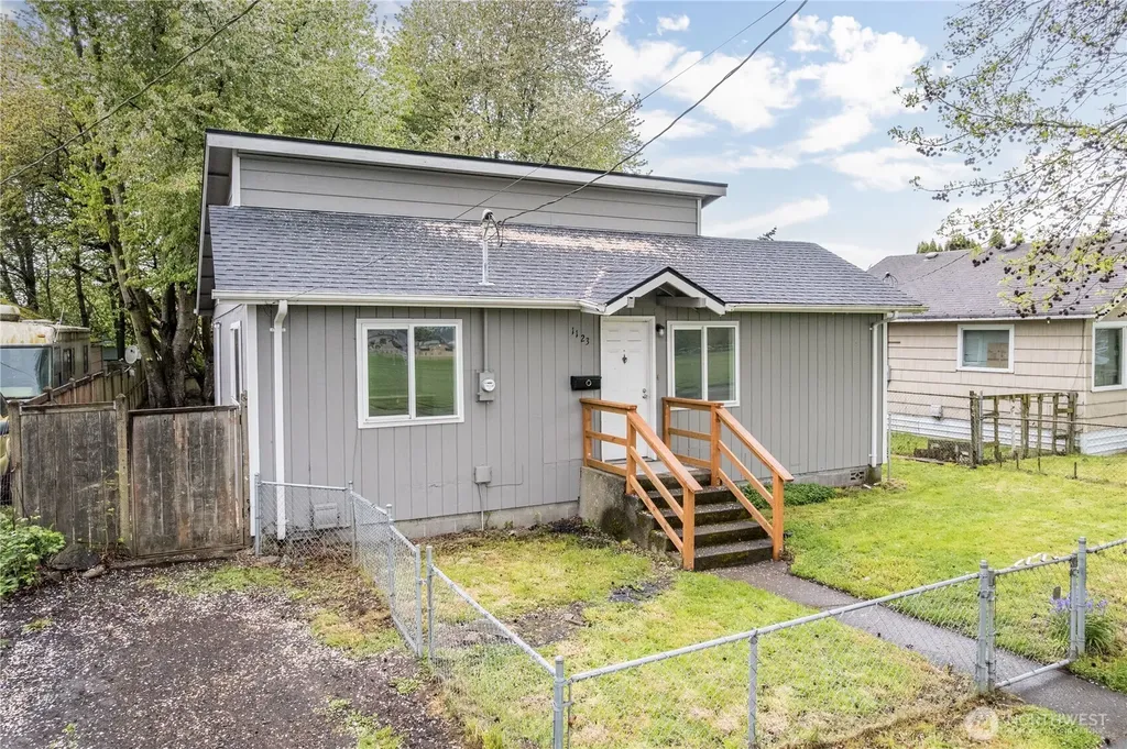 1123 7th Avenue Longview WA 98632