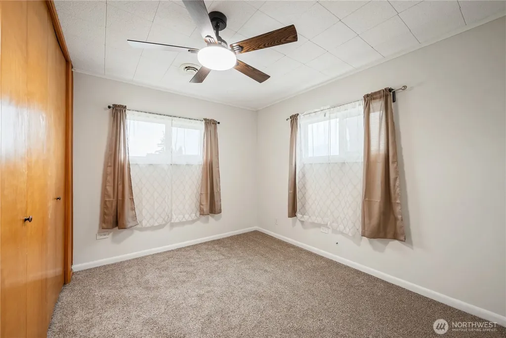 302 23rd Avenue Longview WA 98632