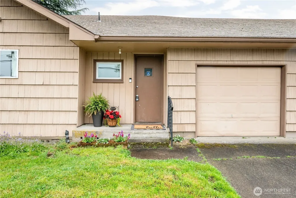 302 23rd Avenue Longview WA 98632
