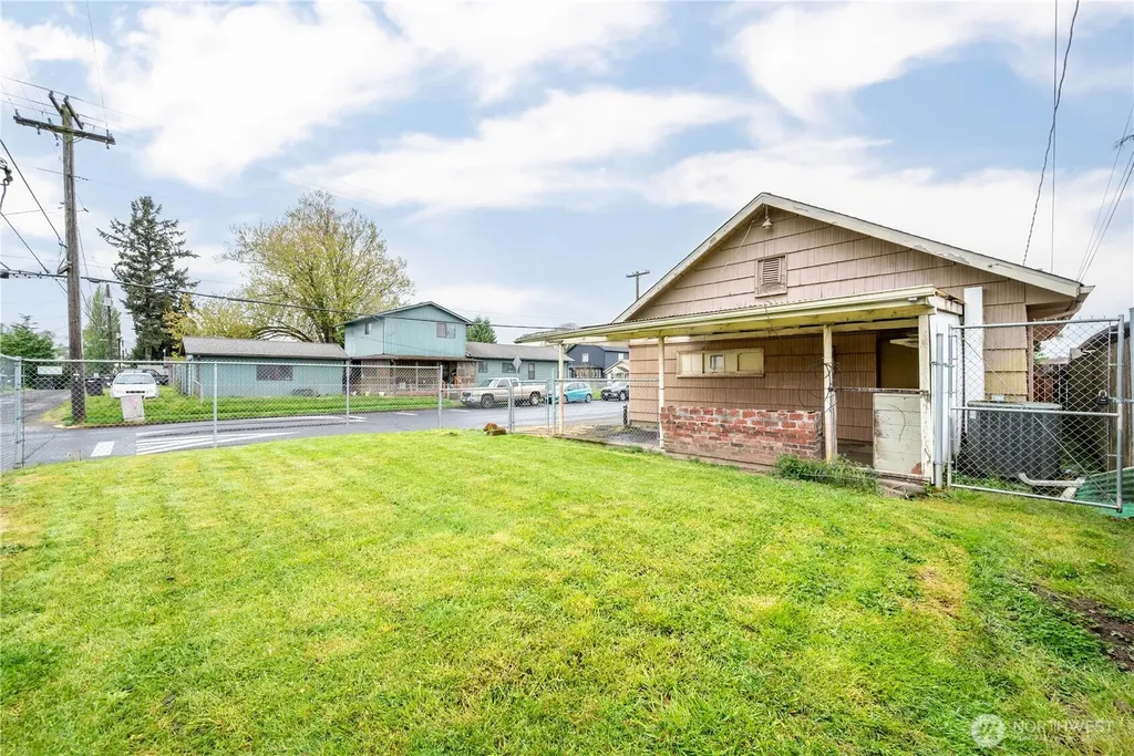 302 23rd Avenue Longview WA 98632