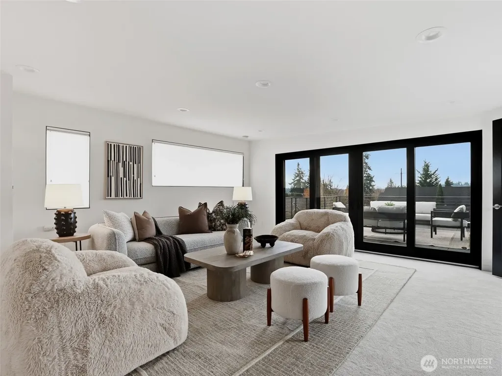 719 99th Avenue NE Bellevue WA 98004