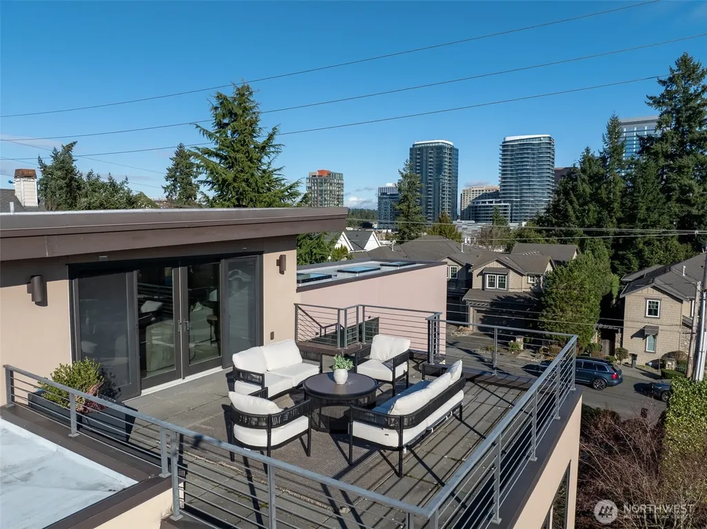 719 99th Avenue NE Bellevue WA 98004