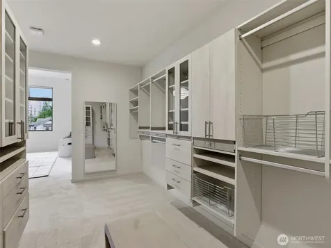 719 99th Avenue NE Bellevue WA 98004