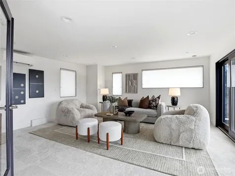 719 99th Avenue NE Bellevue WA 98004