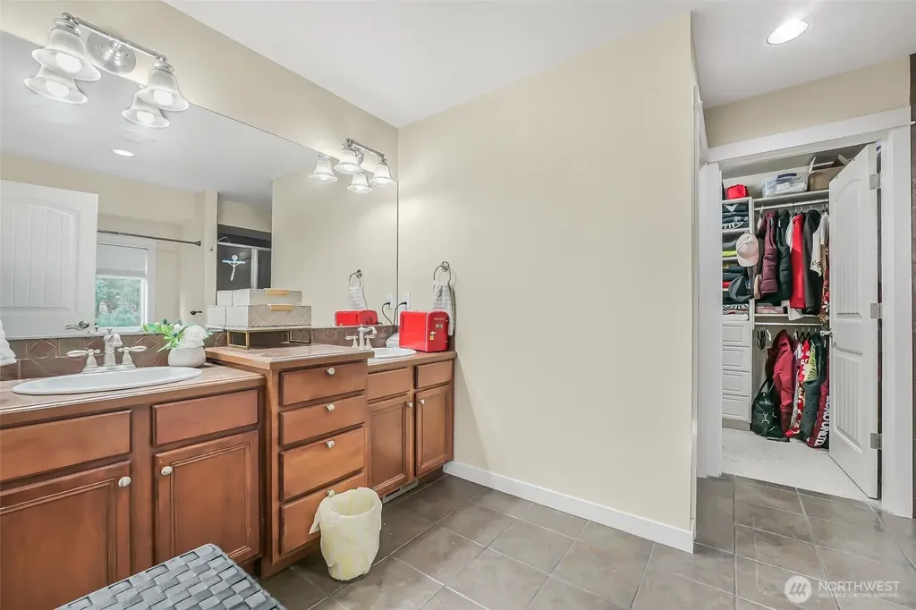 17401 140th Ave East Puyallup WA 98374