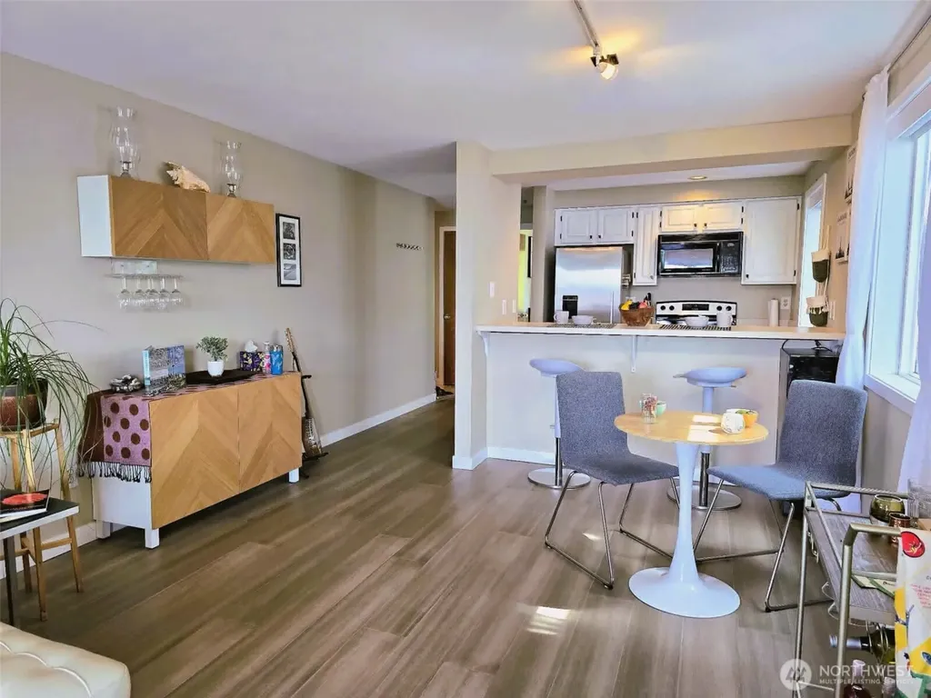 3142 Alki Avenue SW Seattle WA 98116