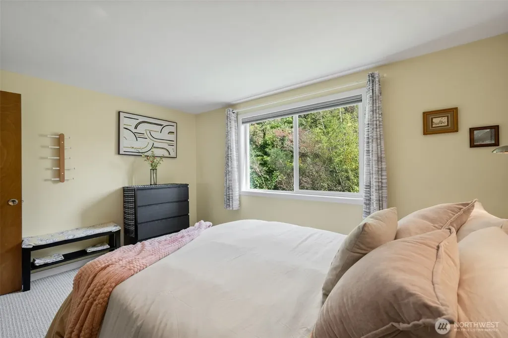 3142 Alki Avenue SW Seattle WA 98116