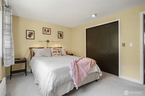 3142 Alki Avenue SW Seattle WA 98116