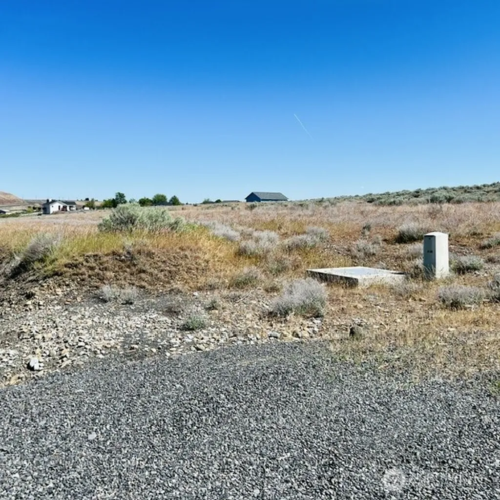 5355 NE Mcconihe Road Moses Lake WA 98837