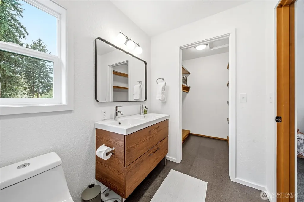 11907 103rd Avenue SW Vashon WA 98070