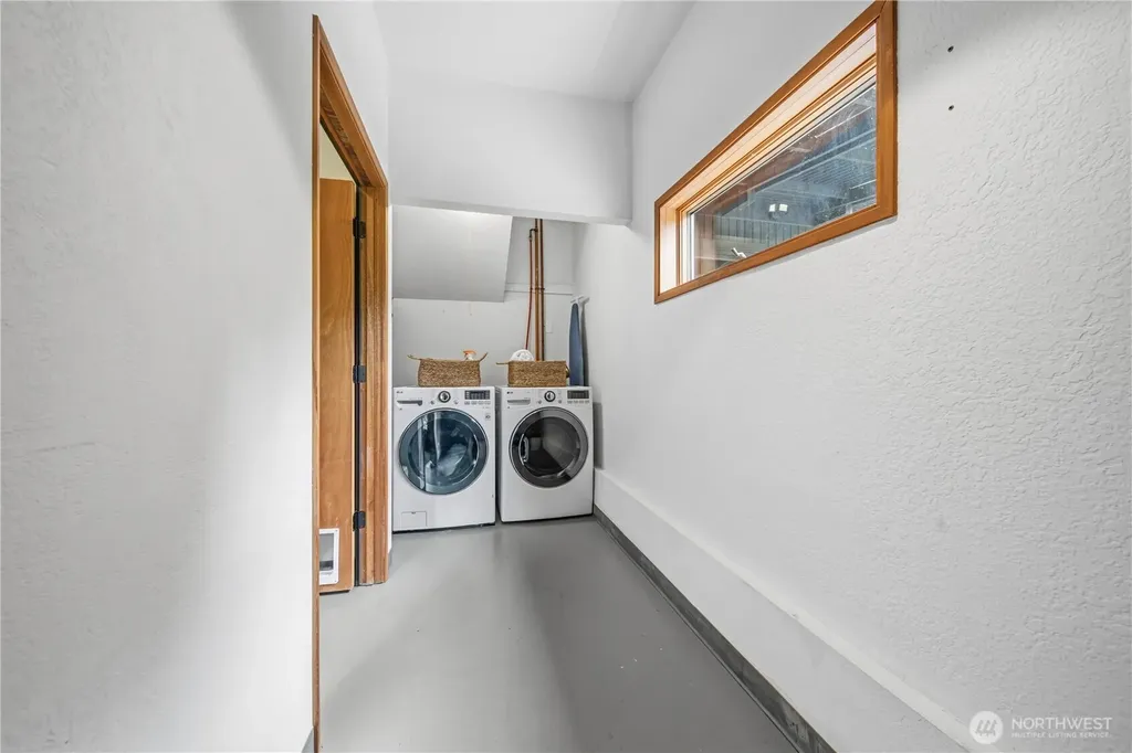 11907 103rd Avenue SW Vashon WA 98070