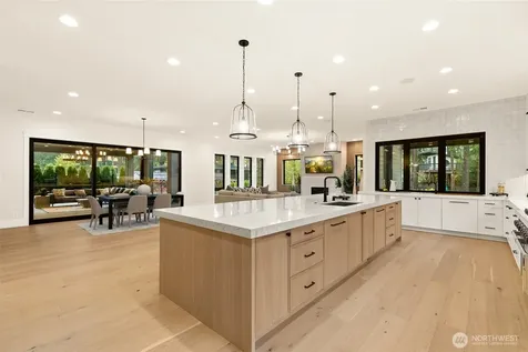 10630 SE 22nd Street Bellevue WA 98004