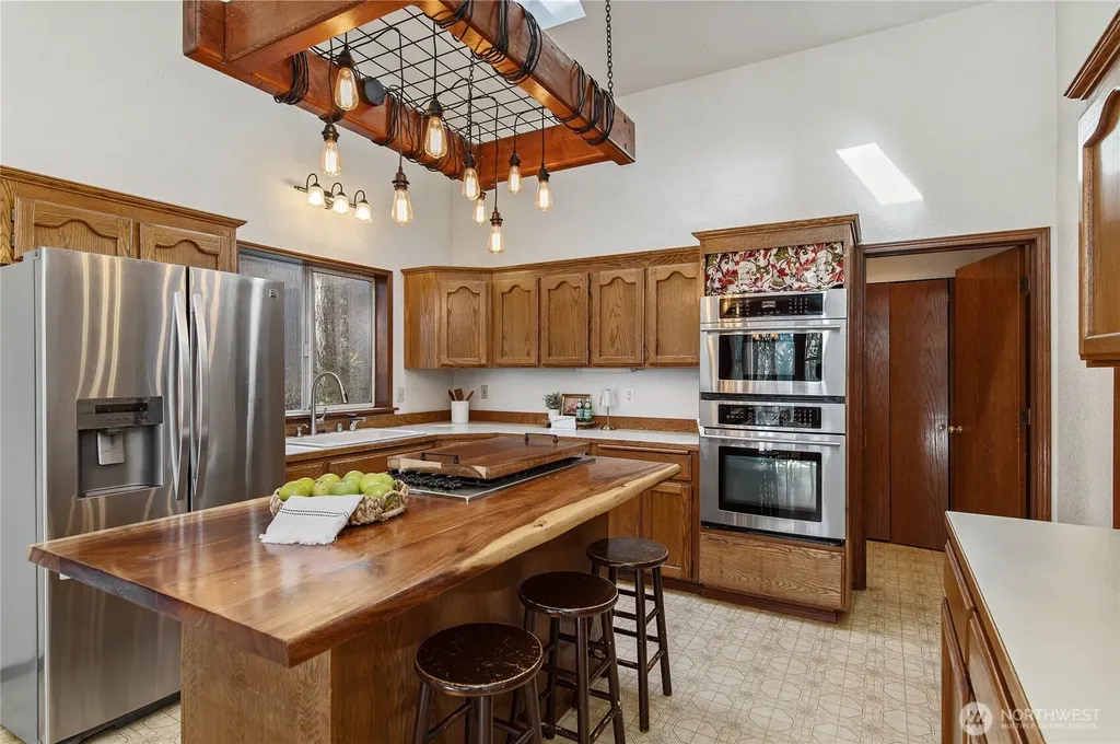 30 E Rainier Drive Allyn WA 98524