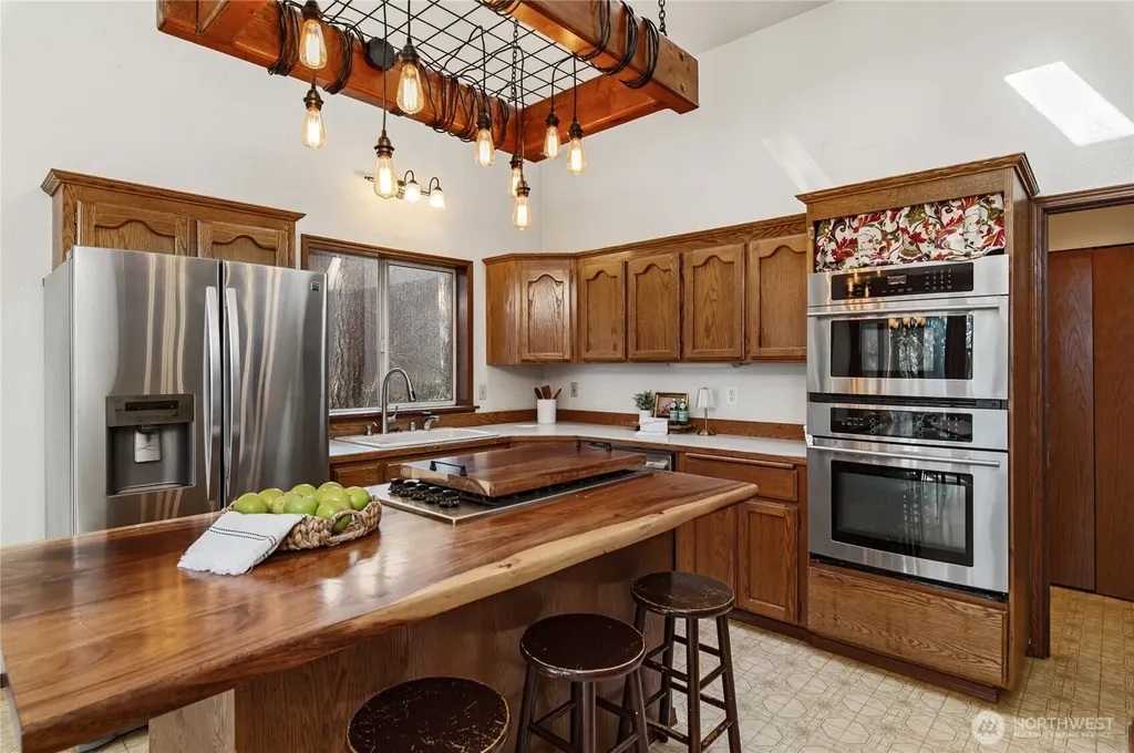 30 E Rainier Drive Allyn WA 98524