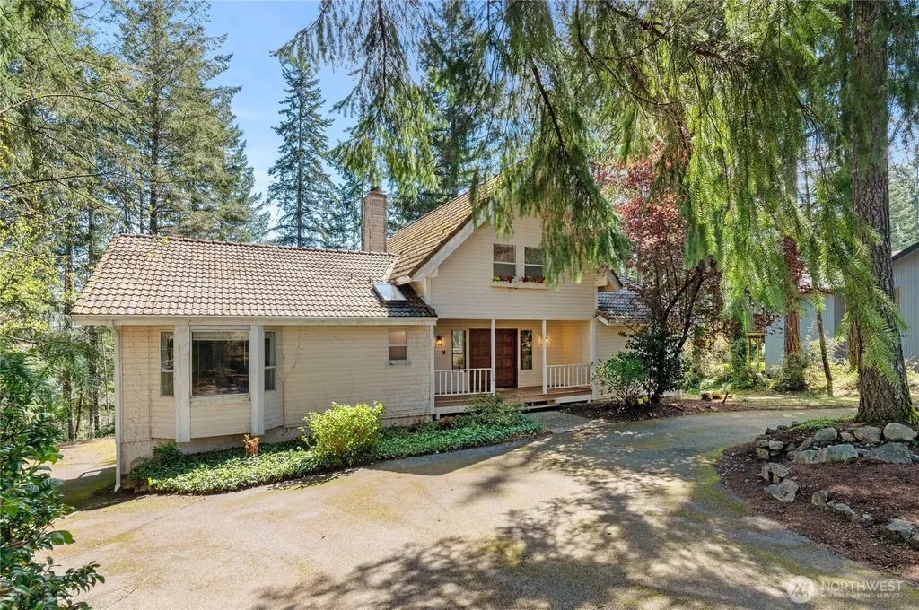 30 E Rainier Drive Allyn WA 98524