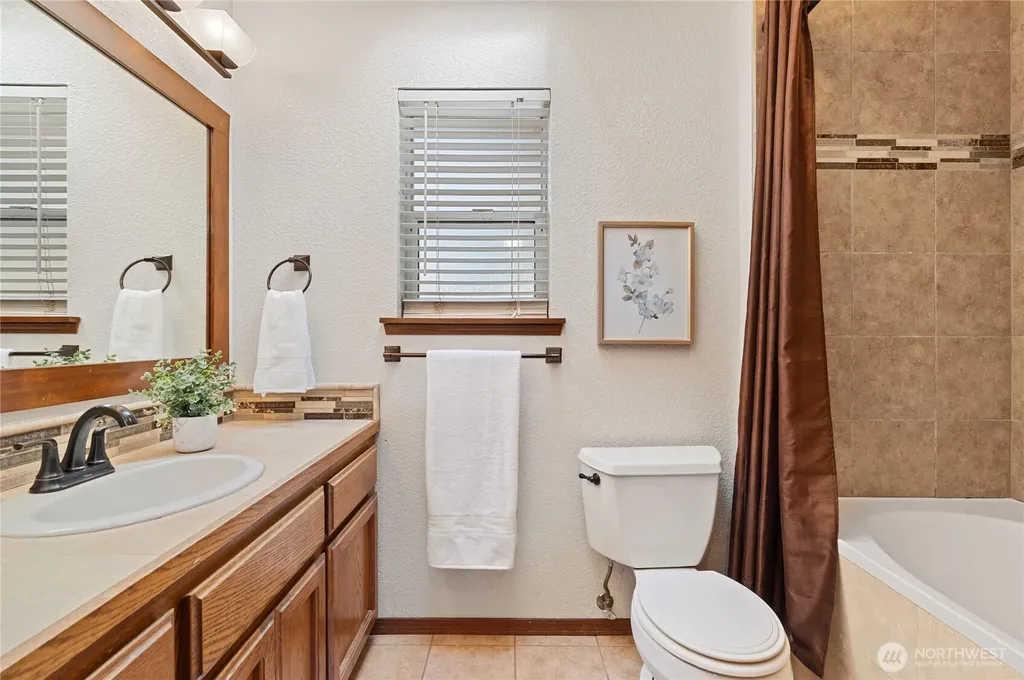 30 E Rainier Drive Allyn WA 98524