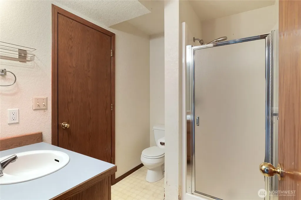 30 E Rainier Drive Allyn WA 98524
