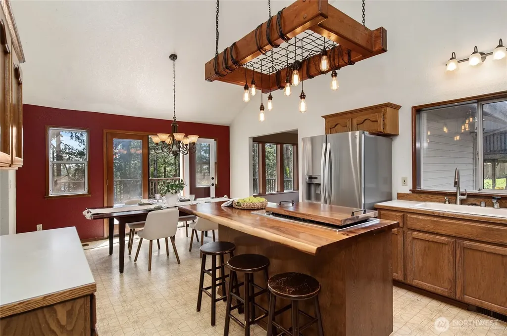 30 E Rainier Drive Allyn WA 98524