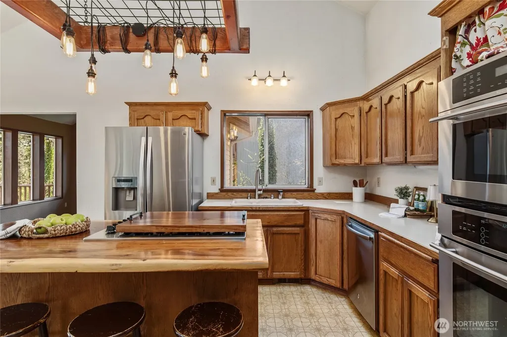 30 E Rainier Drive Allyn WA 98524