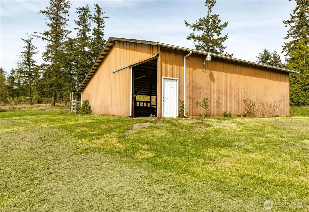 987 E Crescent Harbor Road Oak Harbor WA 98277