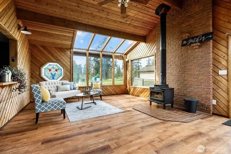 987 E Crescent Harbor Road Oak Harbor WA 98277
