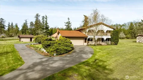987 E Crescent Harbor Road Oak Harbor WA 98277
