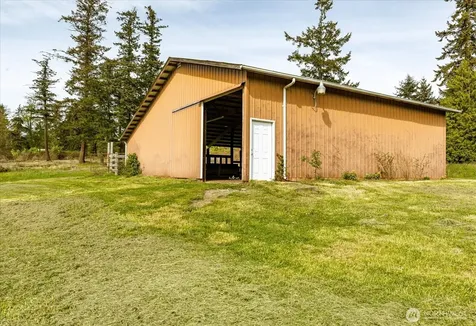 987 E Crescent Harbor Road Oak Harbor WA 98277