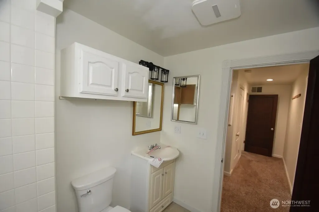 2071 Valley Highway Deming WA 98244