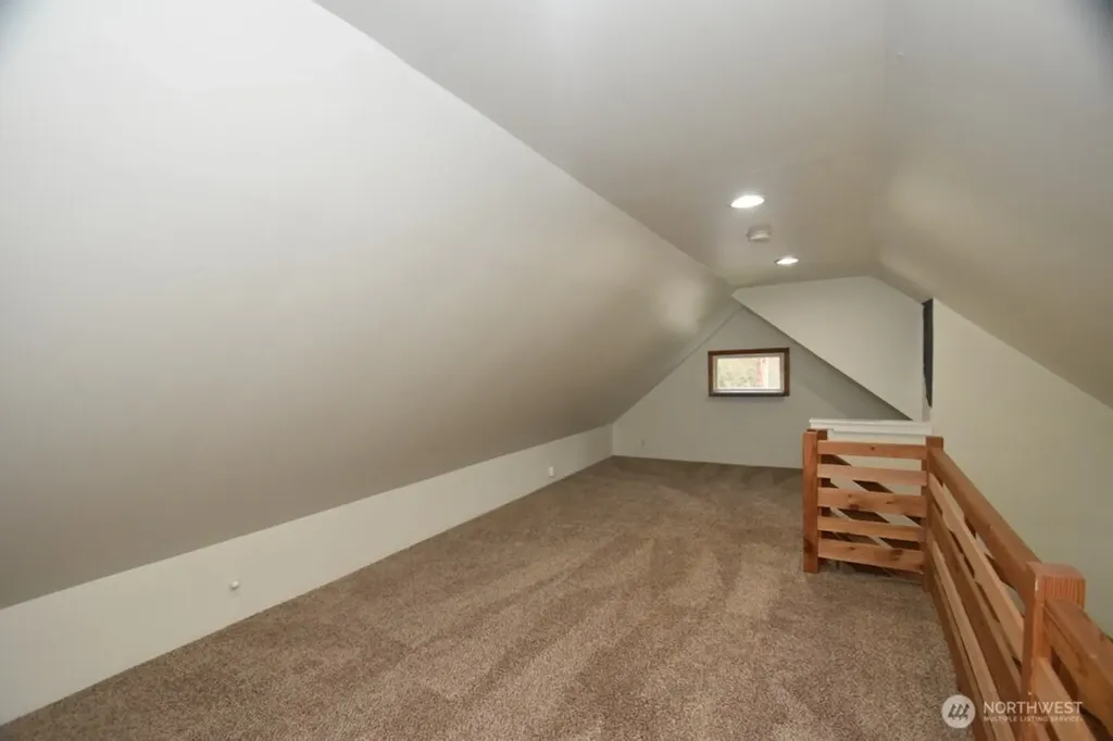 2071 Valley Highway Deming WA 98244