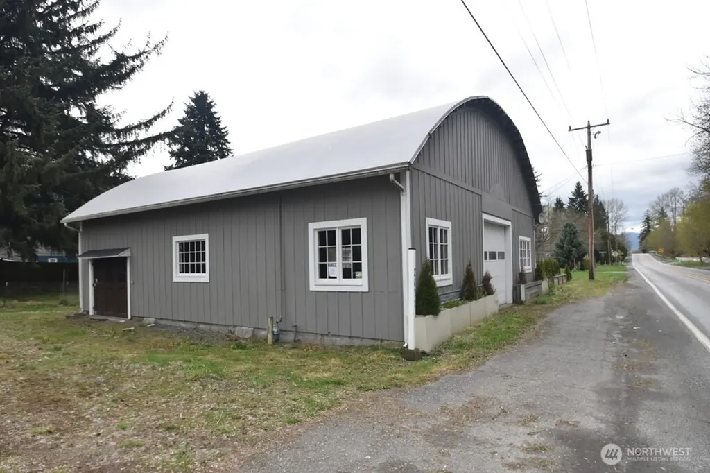 2071 Valley Highway Deming WA 98244