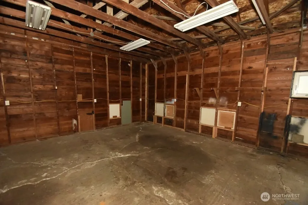 2071 Valley Highway Deming WA 98244