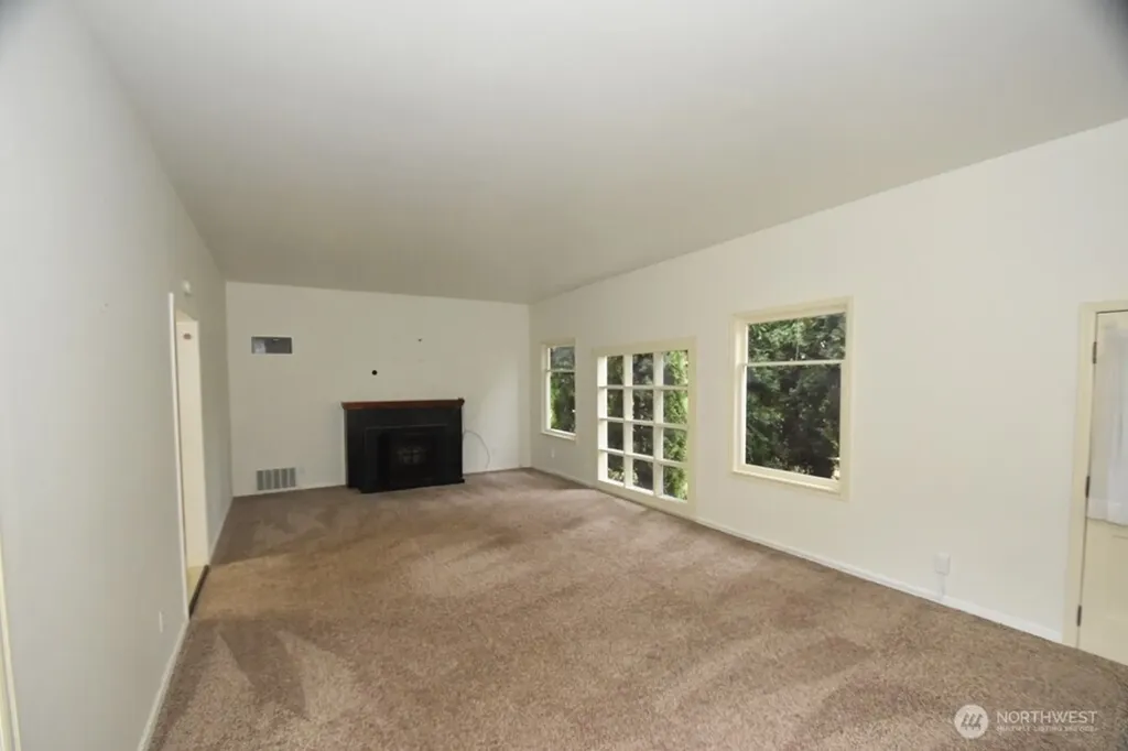 2071 Valley Highway Deming WA 98244