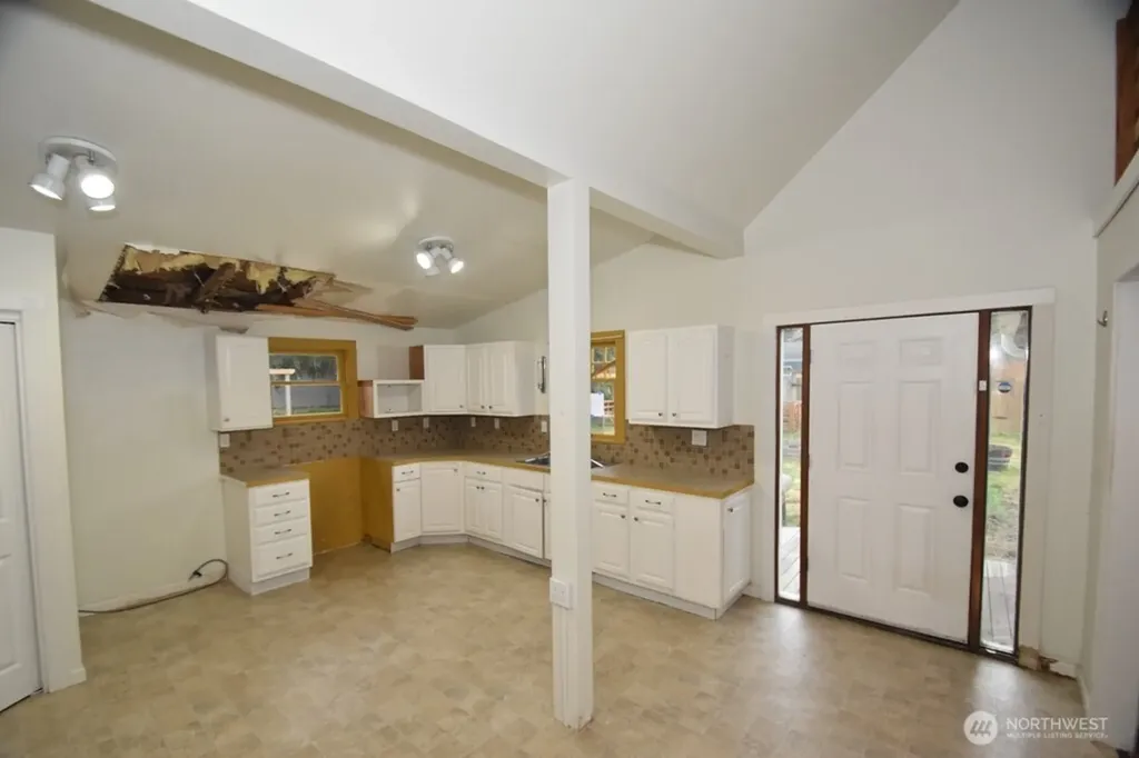 2071 Valley Highway Deming WA 98244