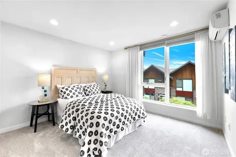 6546 32nd Avenue NE Seattle WA 98115