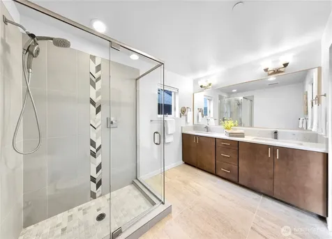 6546 32nd Avenue NE Seattle WA 98115