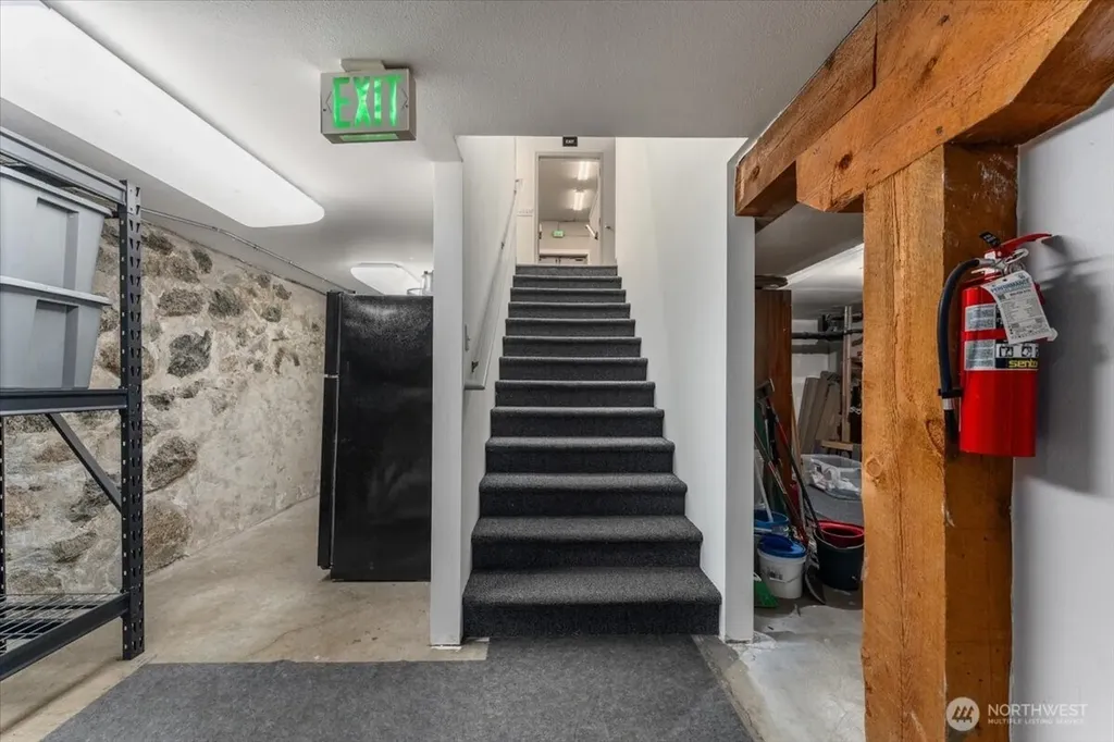 131 E Woodin Avenue Chelan WA 98816