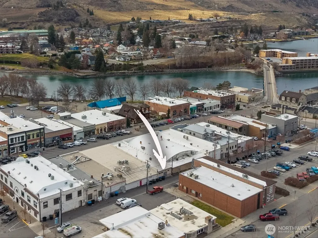 131 E Woodin Avenue Chelan WA 98816
