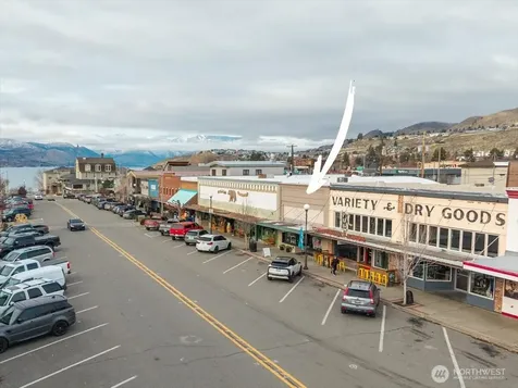 131 E Woodin Avenue Chelan WA 98816