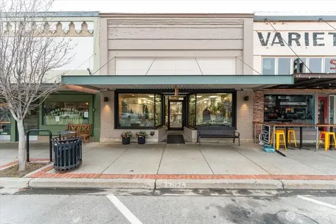 131 E Woodin Avenue Chelan WA 98816